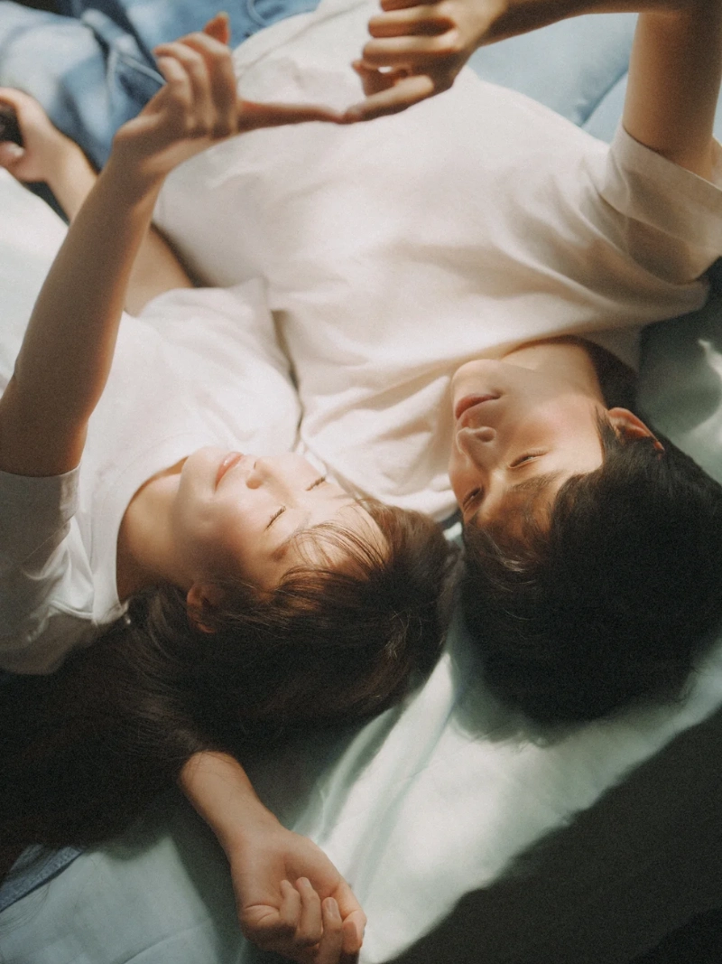 ảnh nằm với gái