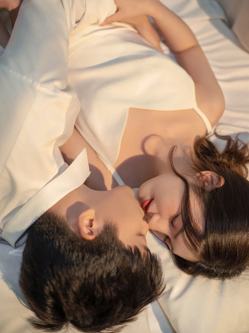 ảnh nằm với gái