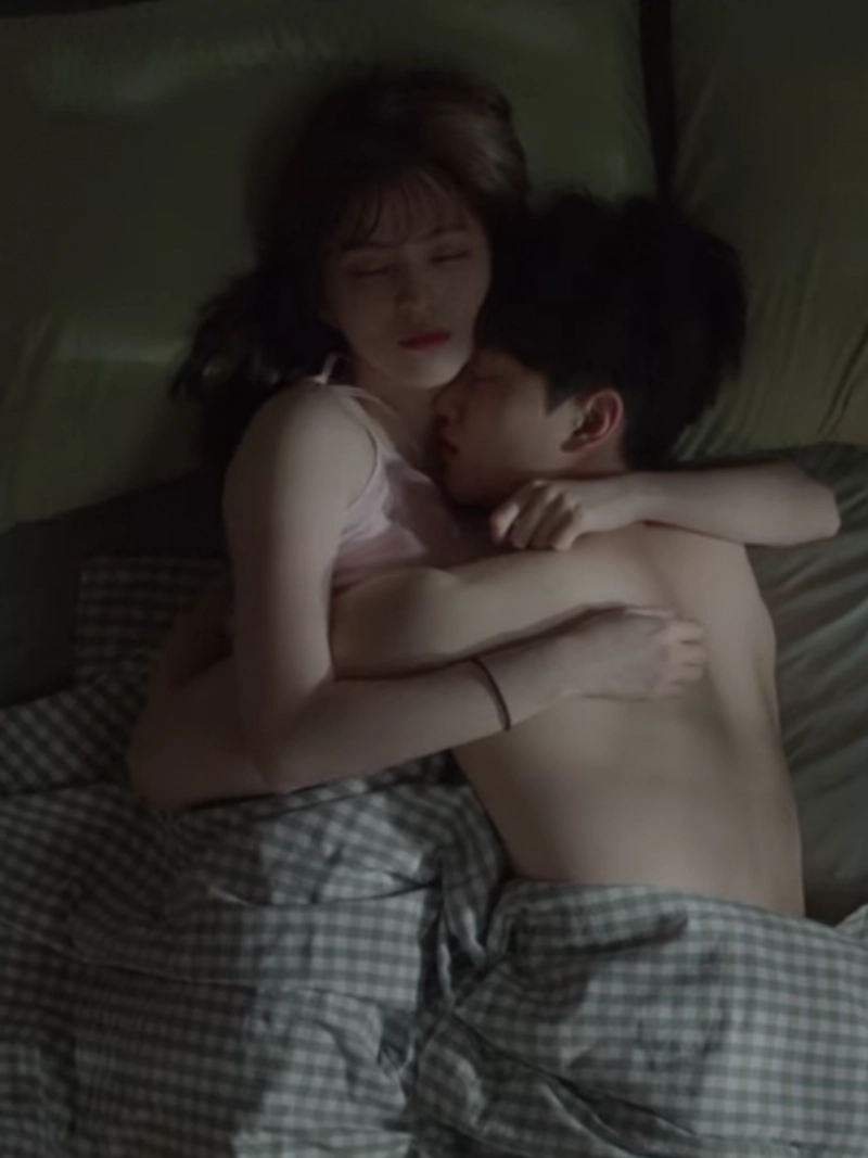 ảnh nằm với gái