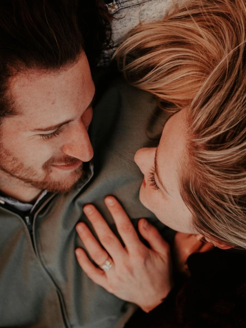 ảnh nằm với gái