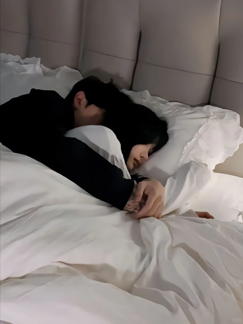 ảnh nằm với gái