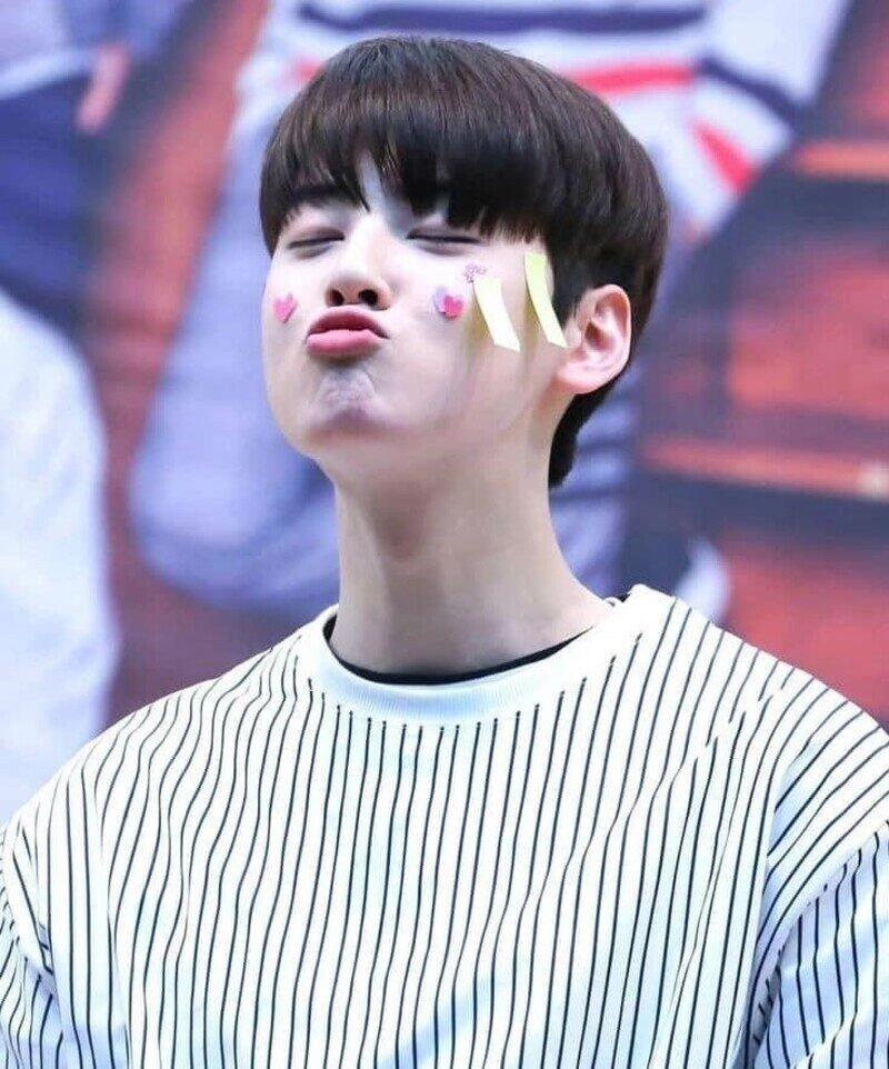 ảnh trai đẹp che mồm