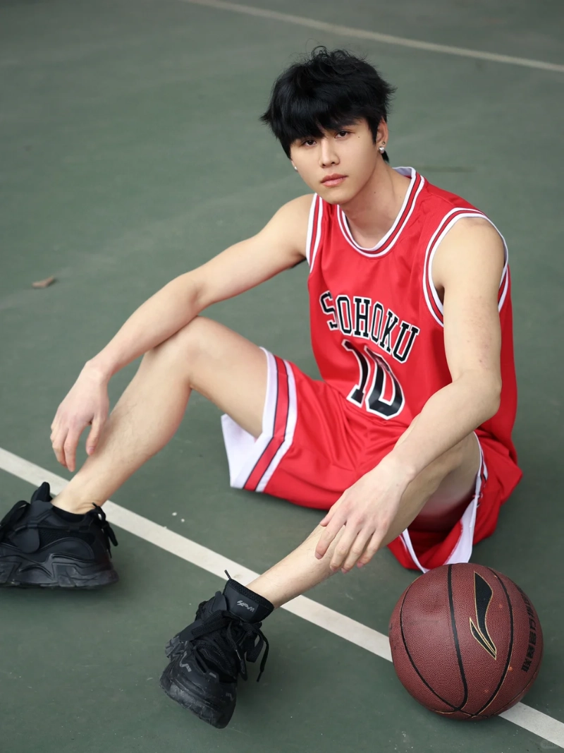 ảnh trai đẹp chơi bóng rổ