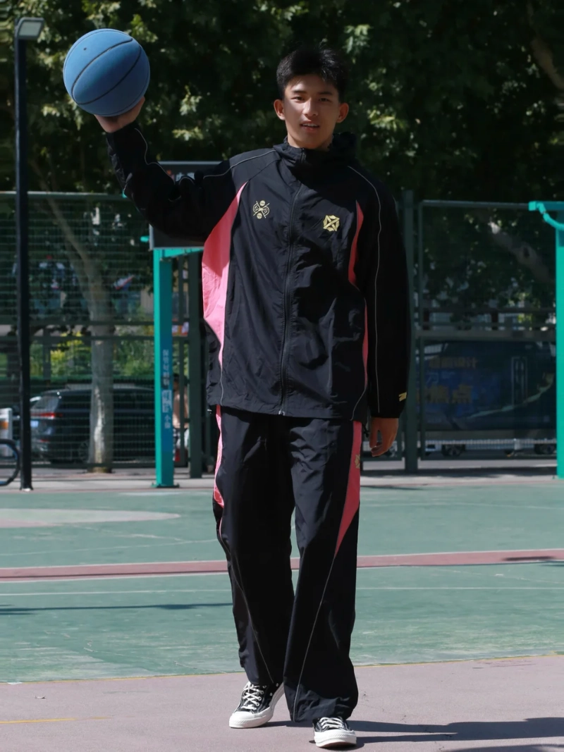 ảnh trai đẹp chơi bóng rổ