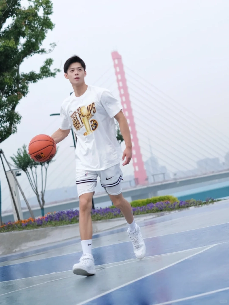 ảnh trai đẹp chơi bóng rổ