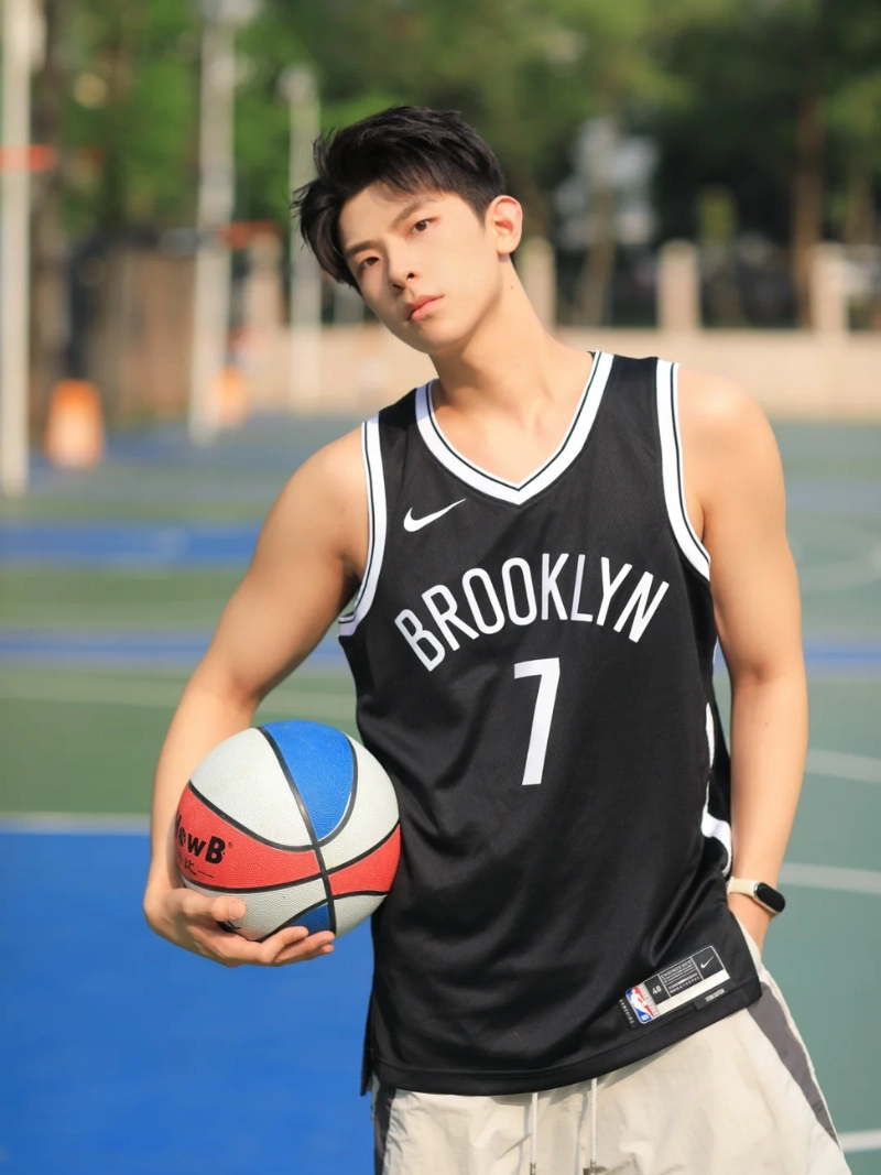 ảnh trai đẹp chơi bóng rổ