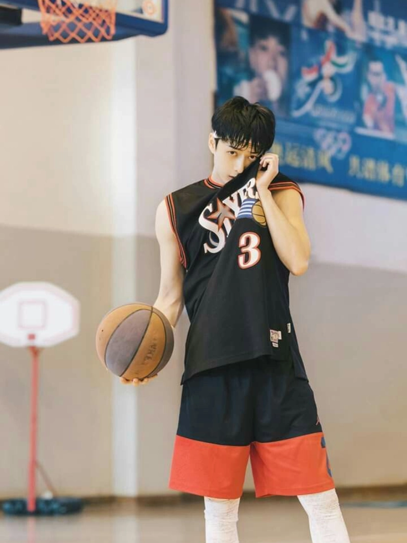 ảnh trai đẹp chơi bóng rổ