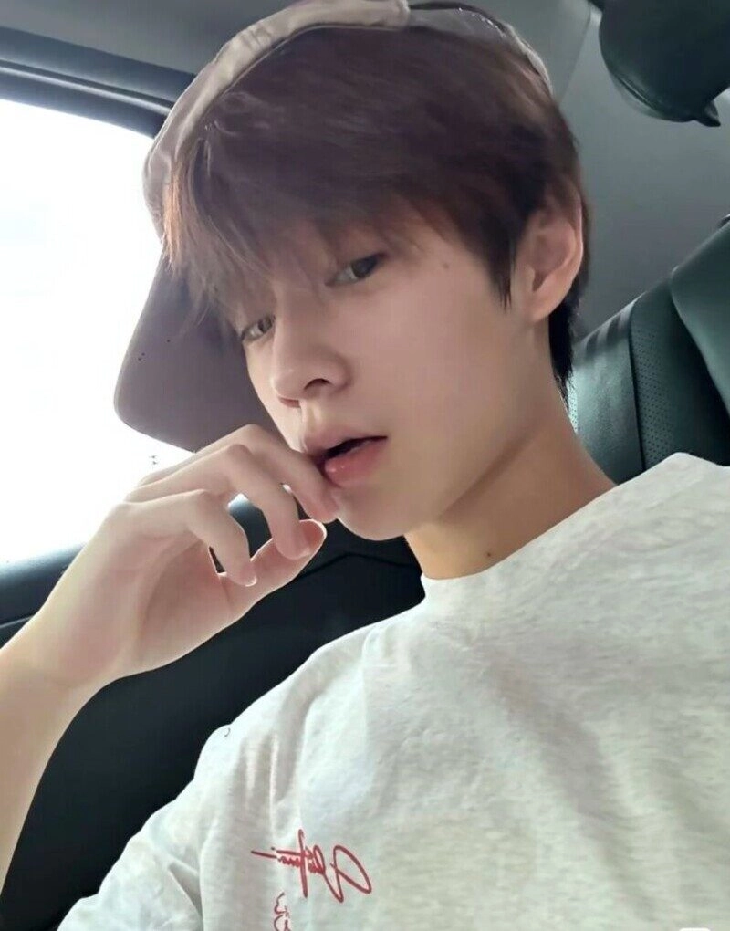 ảnh trai đẹp chụp cam thường