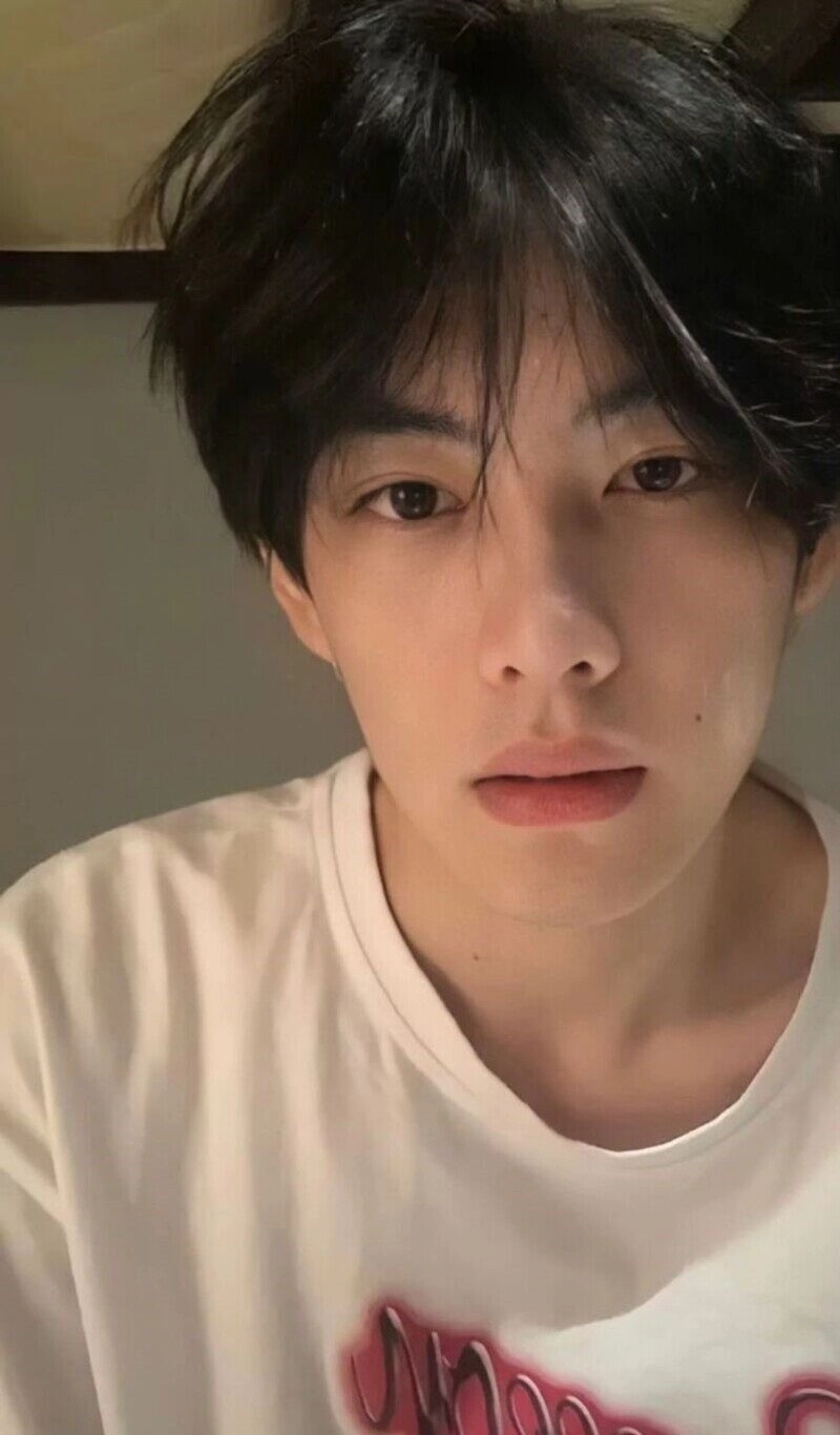 ảnh trai đẹp chụp cam thường