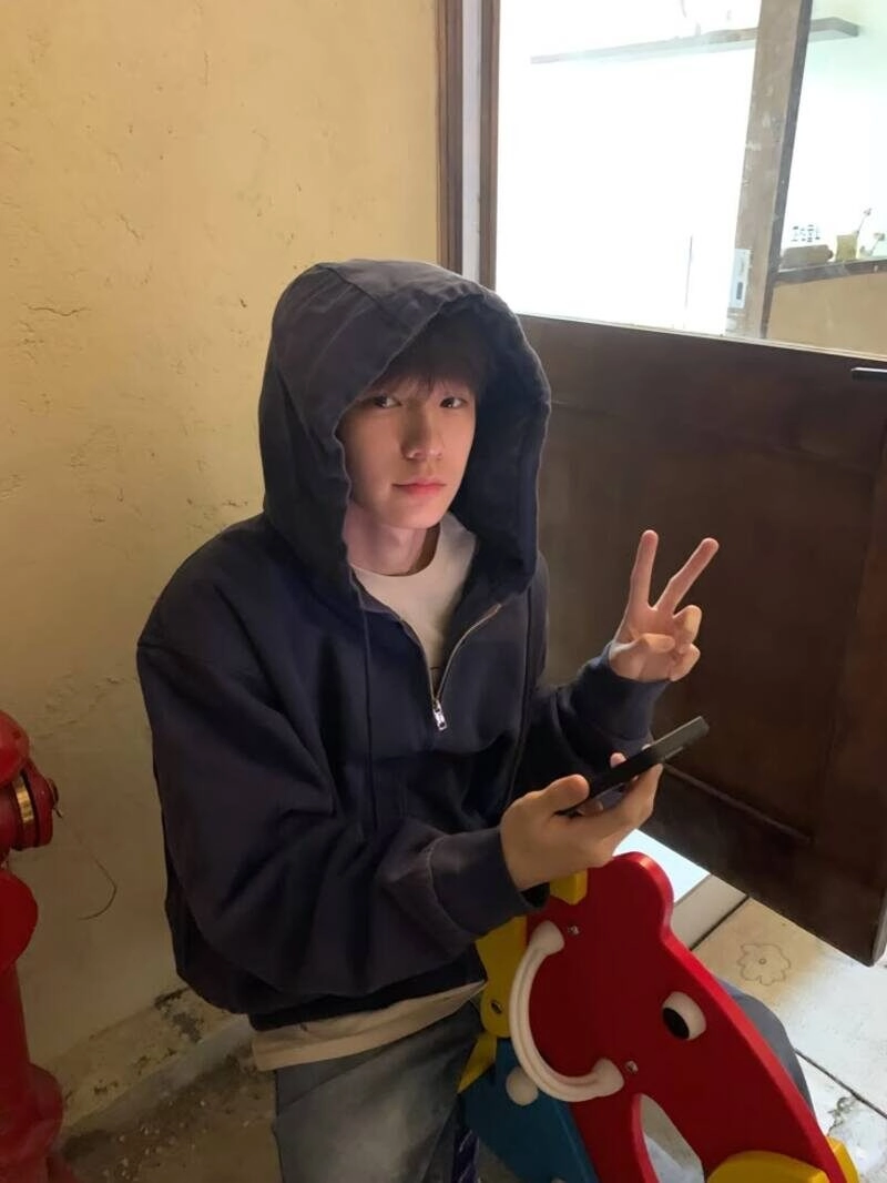 ảnh trai đẹp chụp cam thường