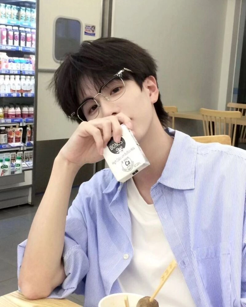 ảnh trai đẹp chụp che mặt