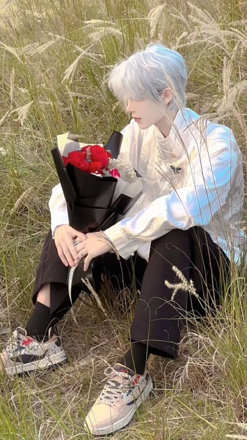 ảnh trai đẹp tóc xoăn