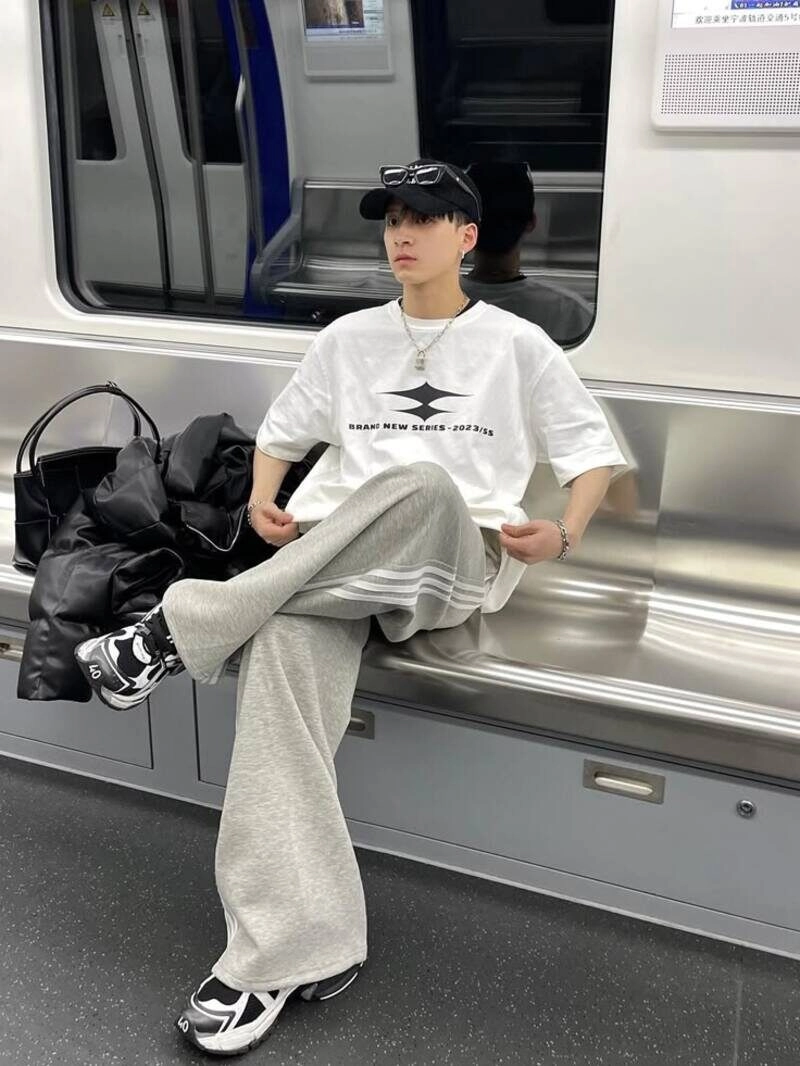 các tư thế chụp ảnh kỷ yếu đẹp cho nam