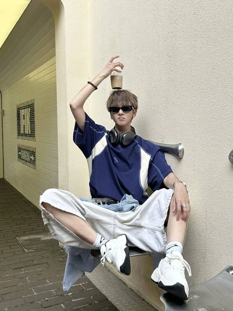 các tư thế ngồi chụp ảnh đẹp cho nam