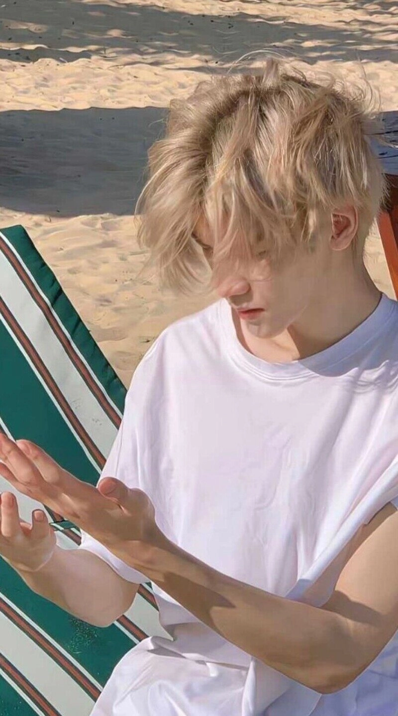 trai đẹp nhuộm tóc